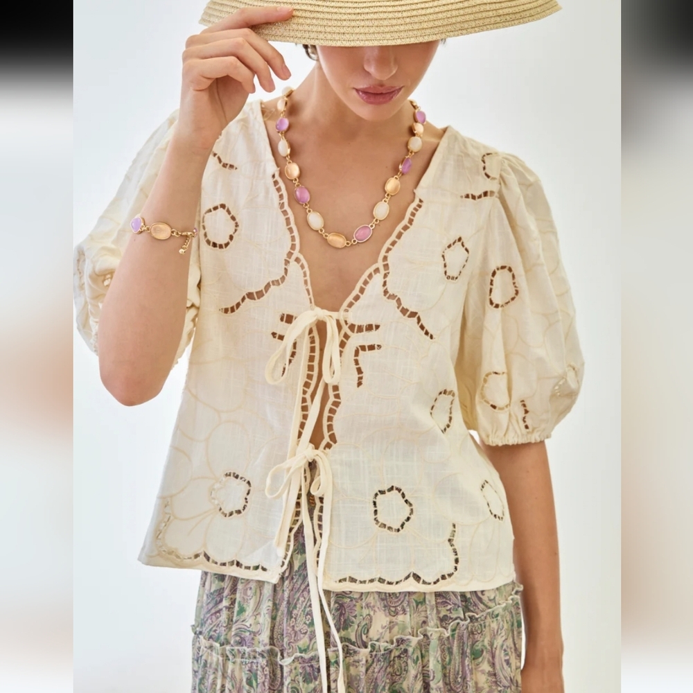 Nekane NKN Ivory Embroidered Flowers Bows & Lace NWT Size Medium